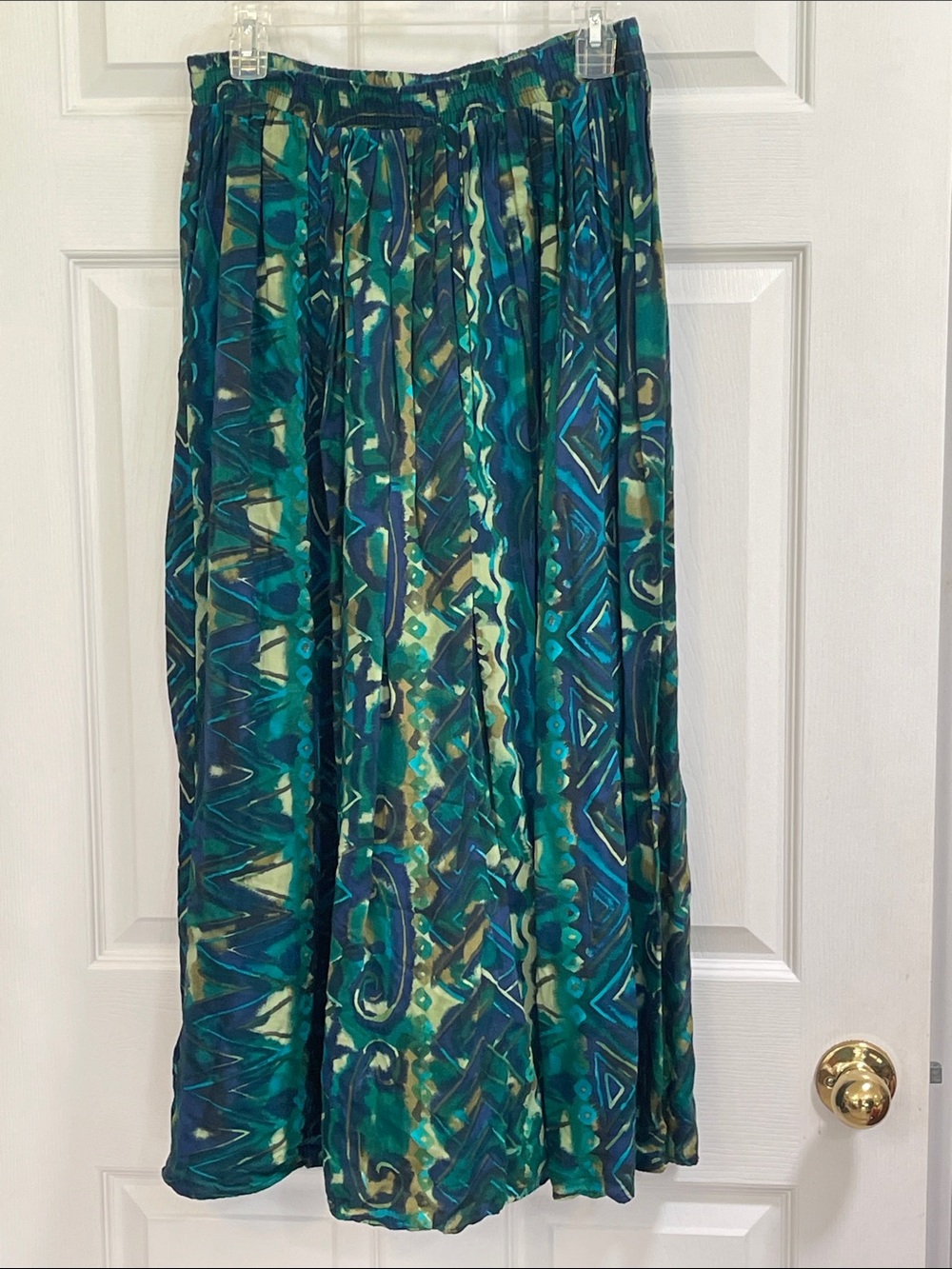 Maren Women’s Teal Patterned Maxi Skirt. Size lg